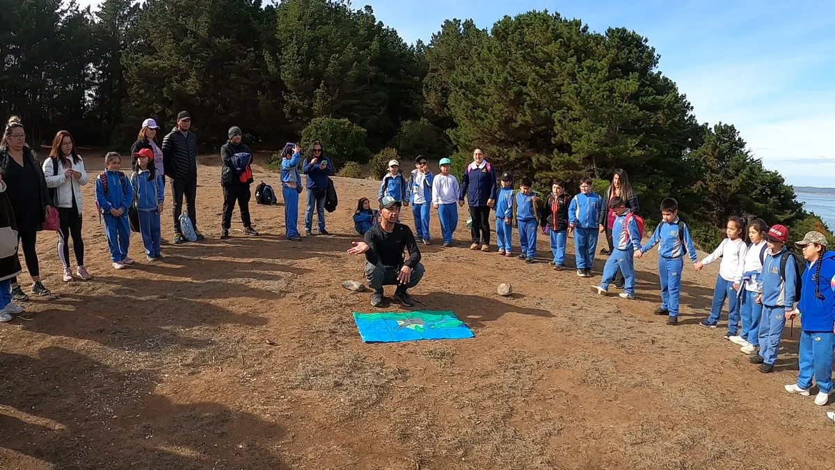 Programa de educación ambiental con estudiantes en terreno